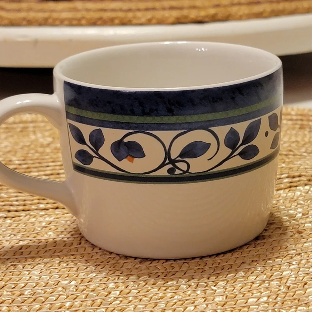 Pfaltzgraff Orlean Coffee Tea  Cups Set of 4 Retired Blue White Cups MCM 6 oz